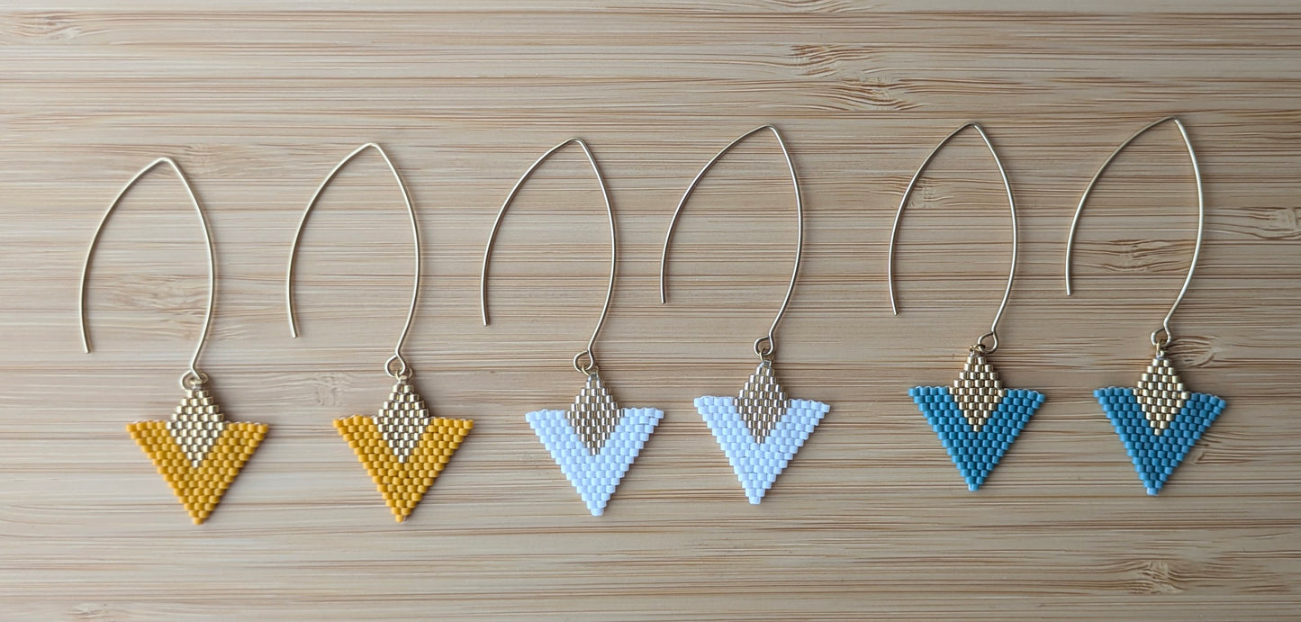 Collection de boucles d'oreilles graphiques en perles Miyuki - Modèles disponibles en jaune, blanc et bleu-vert - Création artisanale française Pampaya