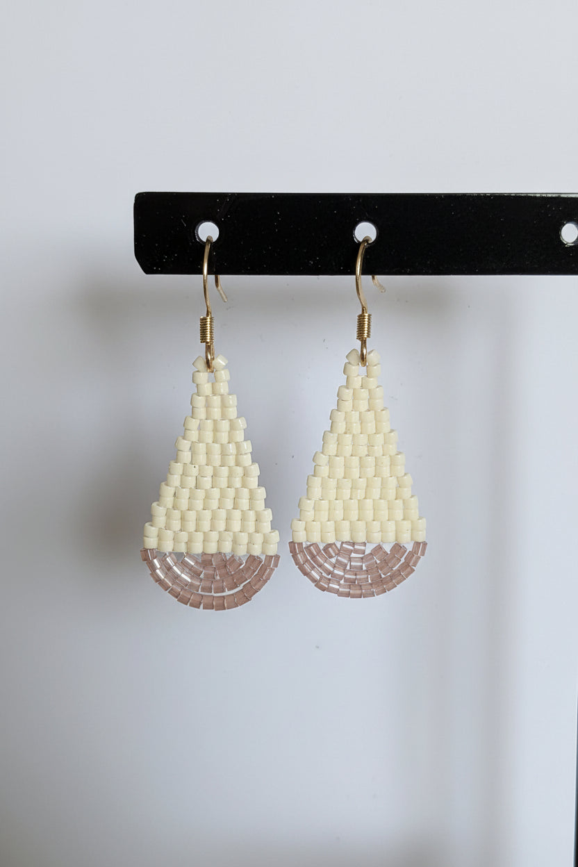 Boucles d'oreilles goutte - Crème et rose