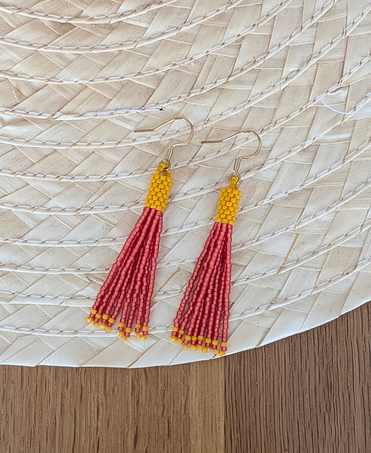 Boucles d'oreilles à franges perlées GINA – Rouge et jaune