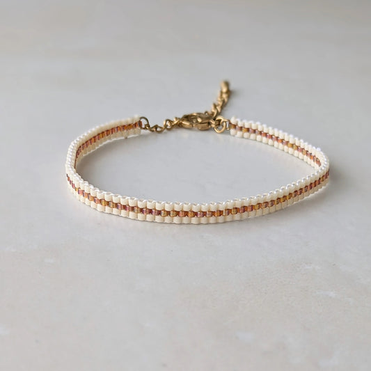 Bracelet minimaliste en perles tissées couleur crème