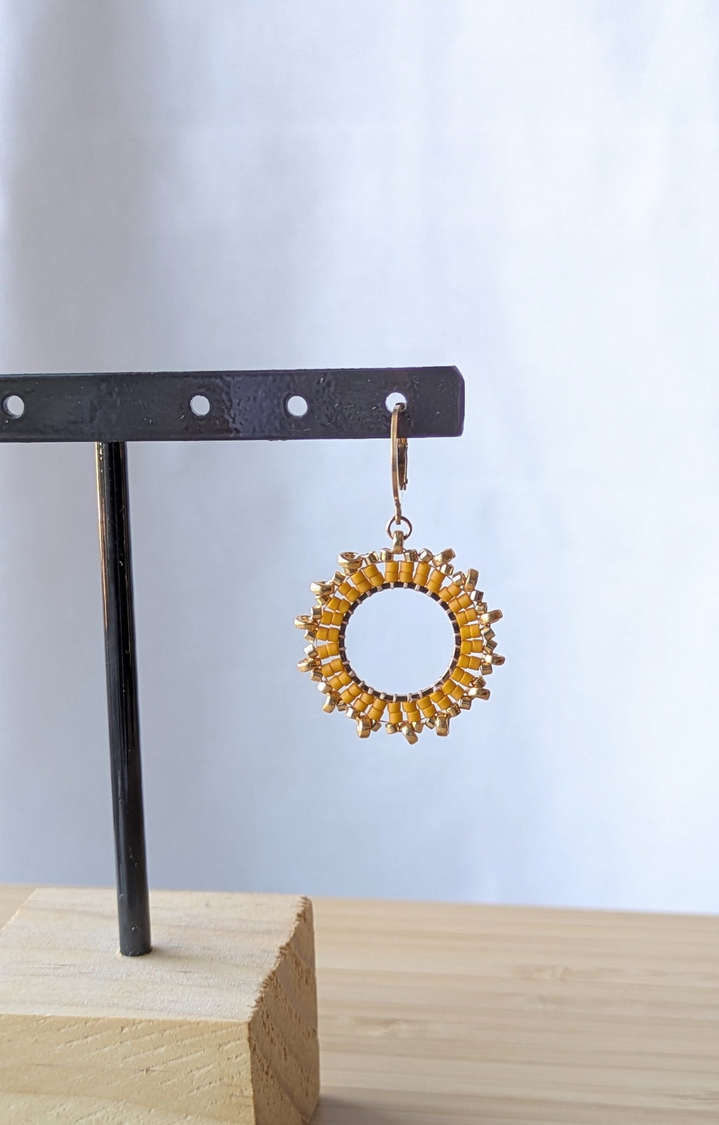 PAOLA - Boucles d'oreilles en perles tissées sur anneau - Jaune