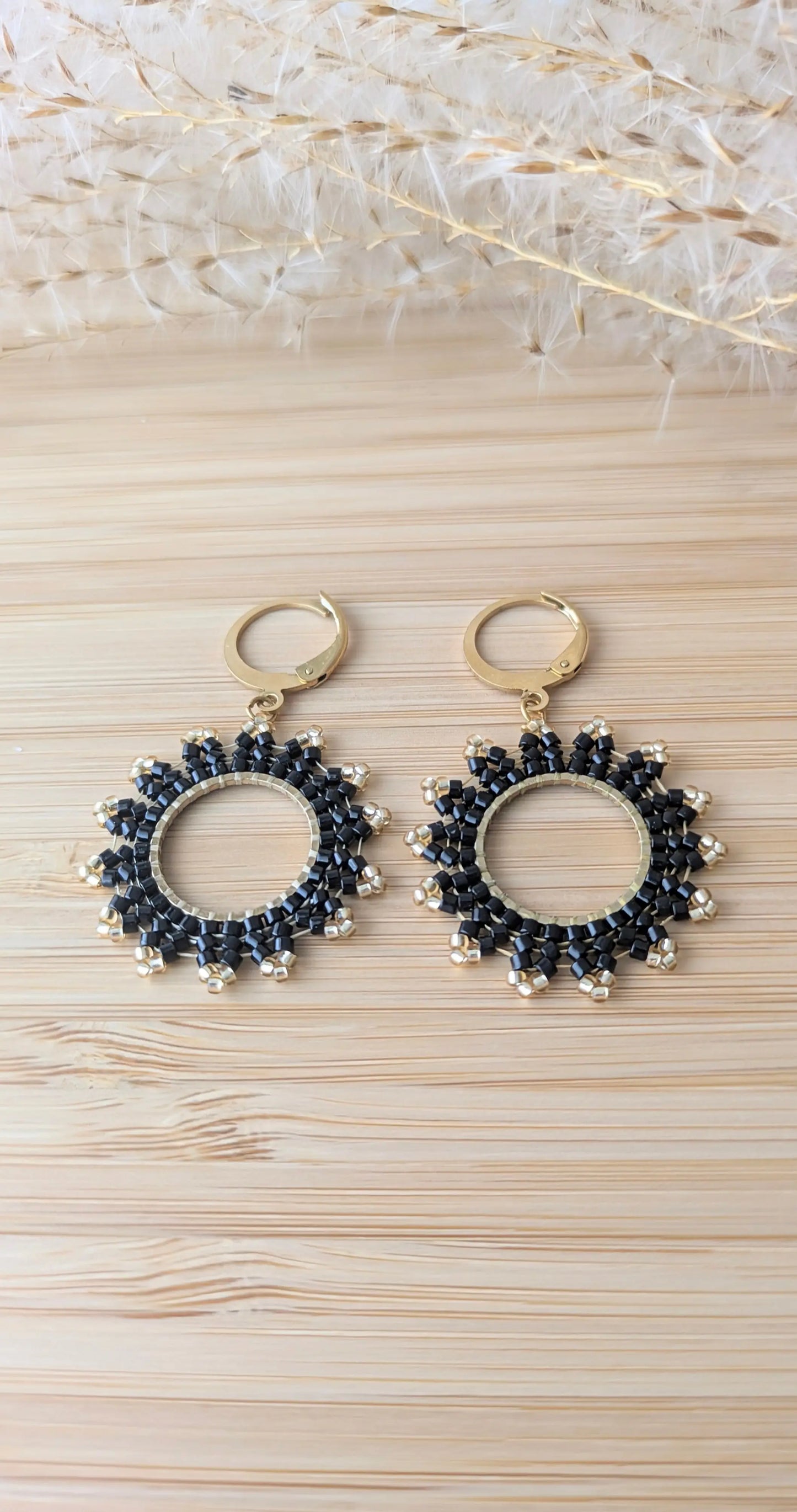 Boucles d'oreilles pendantes tissage herringbone - Noires