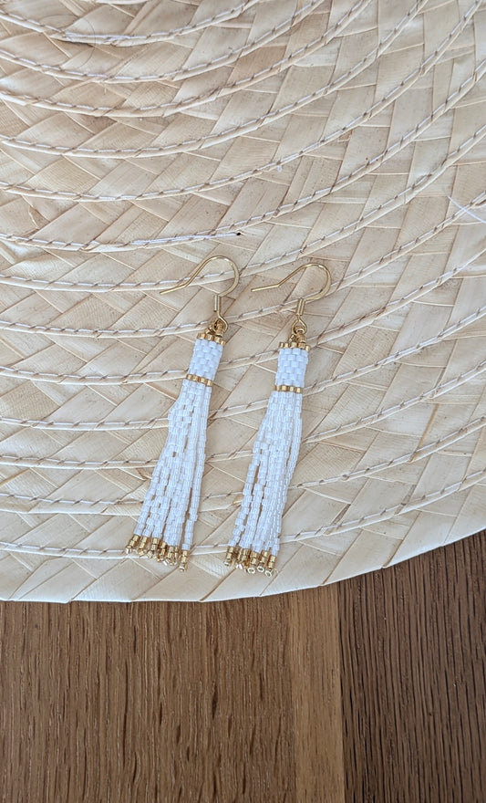 Boucles d'oreilles à franges perlées GINA – Blanc