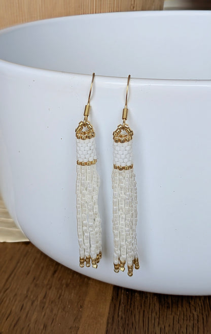 Boucles d'oreilles à franges perlées GINA – Blanc
