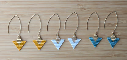 Collection de boucles d'oreilles graphiques en perles Miyuki - Modèles disponibles en jaune, blanc et bleu-vert - Création artisanale française Pampaya