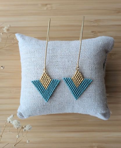Boucles d'oreilles graphiques Pampaya en perles Miyuki bleu-vert et dorées - Tissage artisanal français fait-main