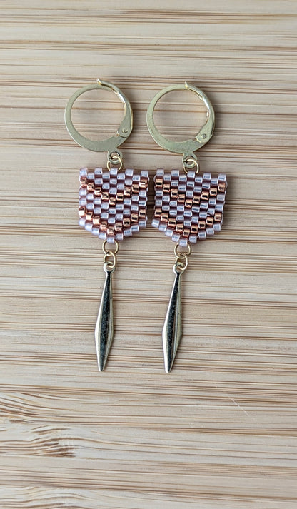 Boucles FLECHE - Beige rosé et cuivré