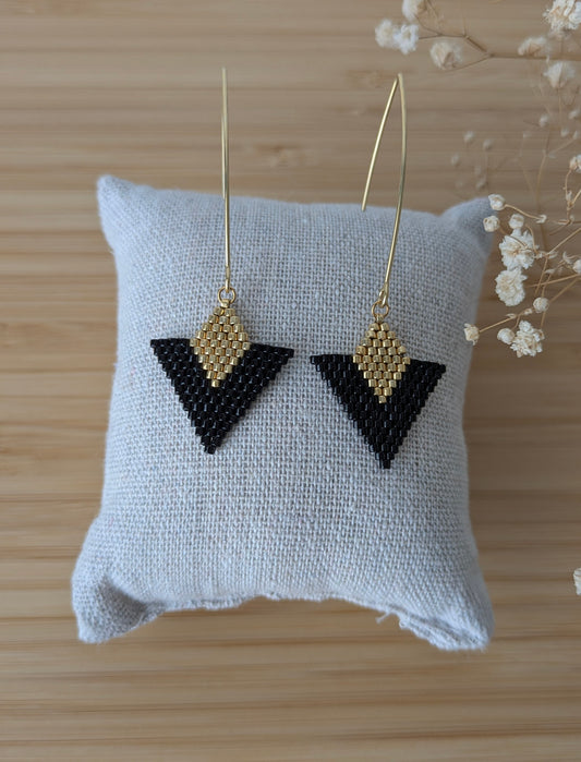 Boucles d'oreilles graphiques noires et dorées en perles Miyuki tissées main - Pampaya