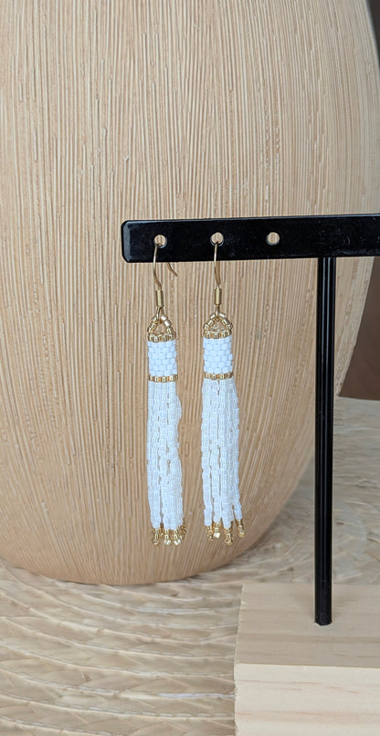 Boucles d'oreilles à franges perlées GINA – Blanc