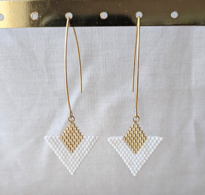 Boucles d'oreilles en perles Miyuki blanches tissées main - Bijou minimaliste artisanal français Pampaya