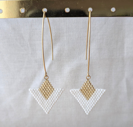 Boucles d'oreilles en perles Miyuki blanches tissées main - Bijou minimaliste artisanal français Pampaya