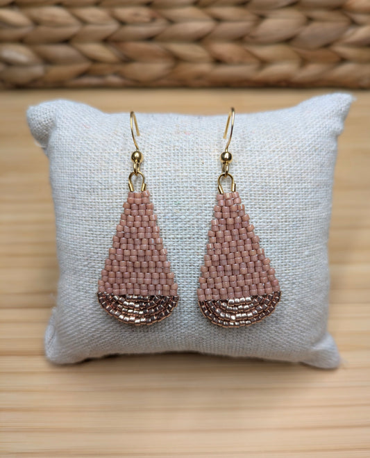 Boucles d'oreilles goutte en perles Miyuki roses et champagne - Vue principale