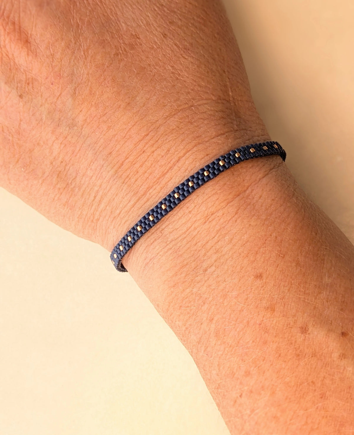 Bracelet minimaliste tissé fin ZOE - Bleu marine