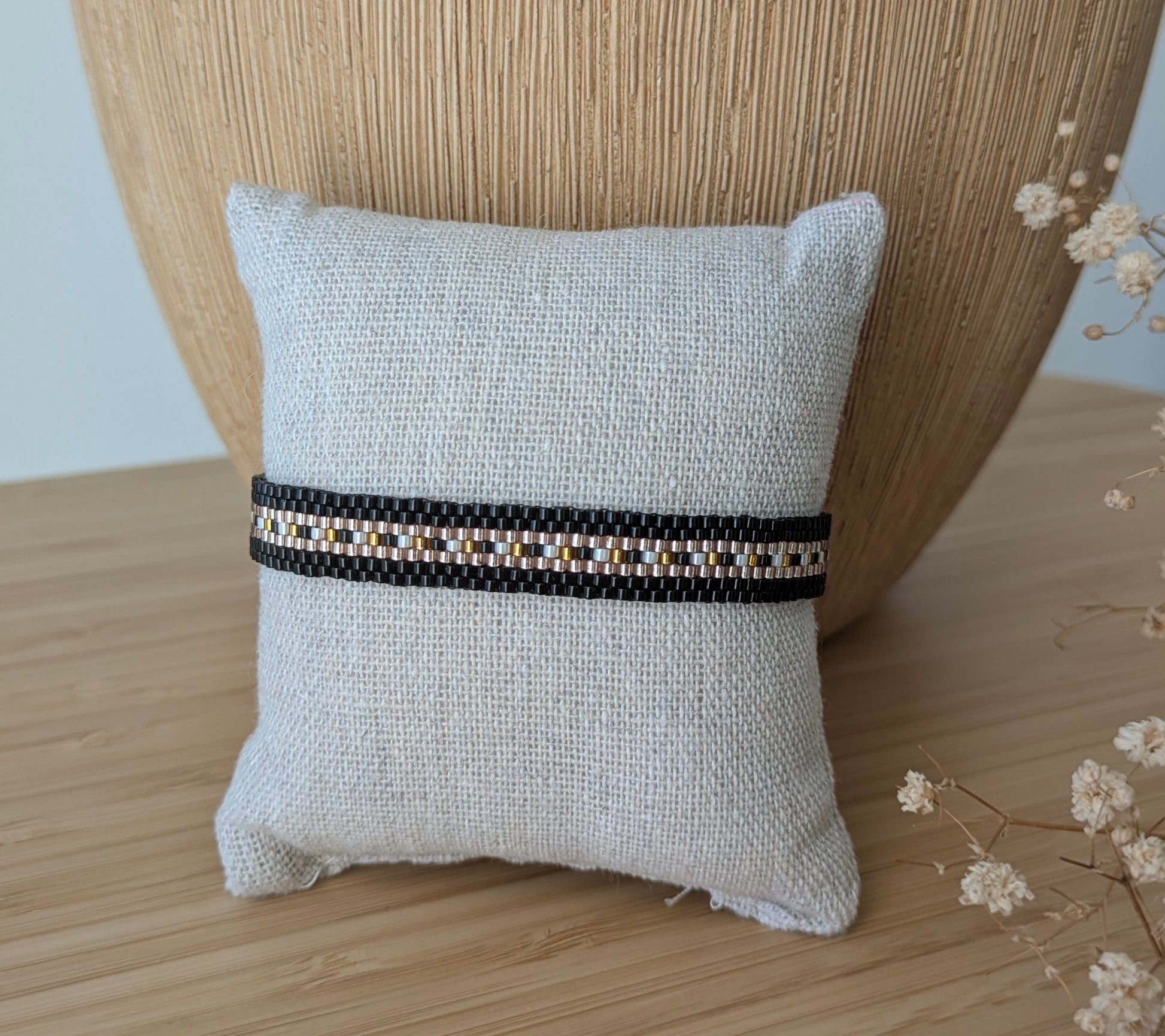 Bracelet Stella noir tissé main en perles japonaises - bijou bohème Pampaya