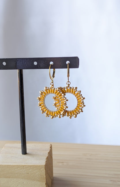 PAOLA - Boucles d'oreilles en perles tissées sur anneau - Jaune