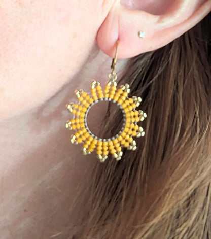 Boucles d'oreilles pendantes tissage herringbone -  Jaunes